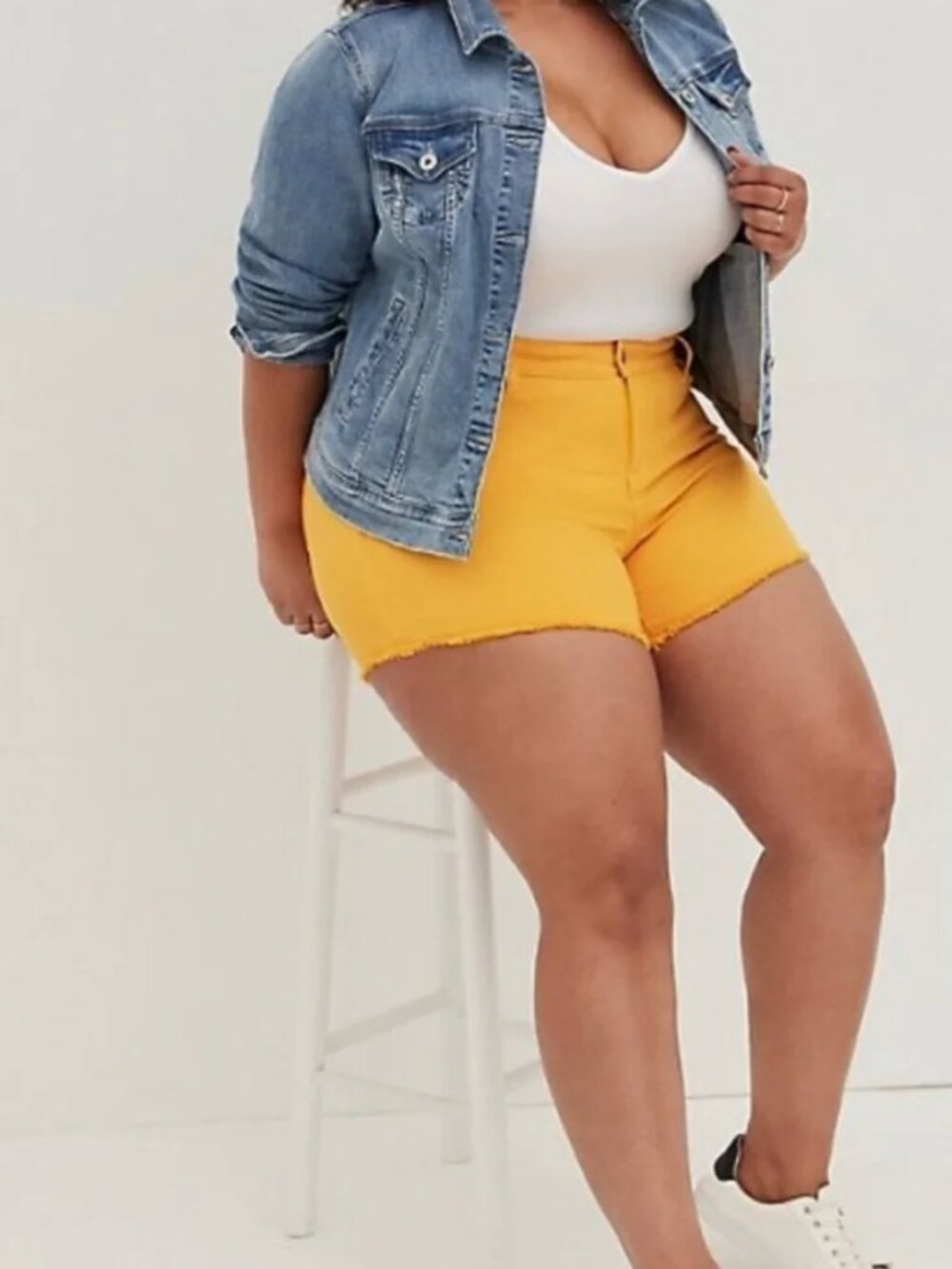 Torrid Stretch Denim Shorts Size 14- Mango
